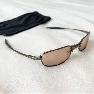 Oakley Sporty Sunglasses - Unisex